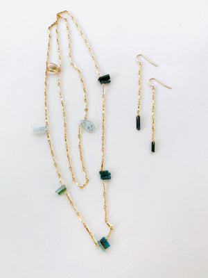 INTRINSIC NECKLACE AND EARRINGS